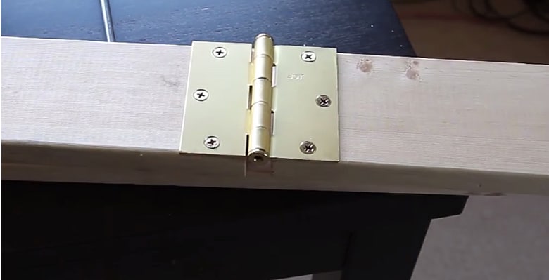 piano hinge connected to two boards
