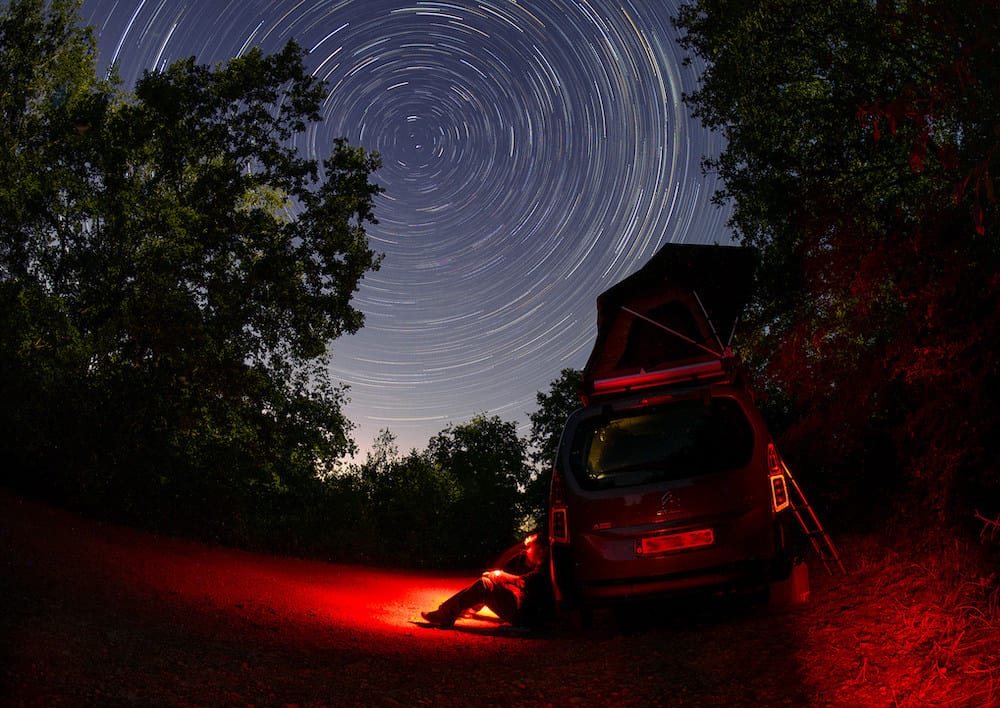Capturing star trail with a foreground image