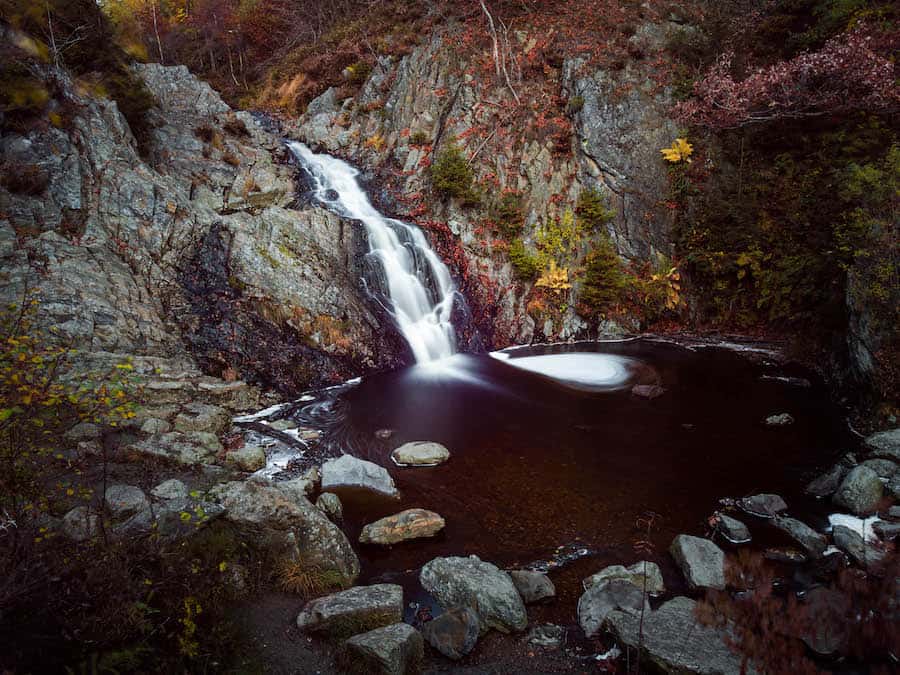 For this classic landscape, I used a B&W 10-stops ND filter to smooth the waterfall in daylight.