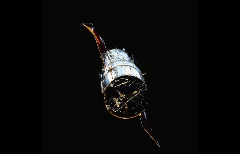 Hubble Space Telescope nears Shuttle Endeavour