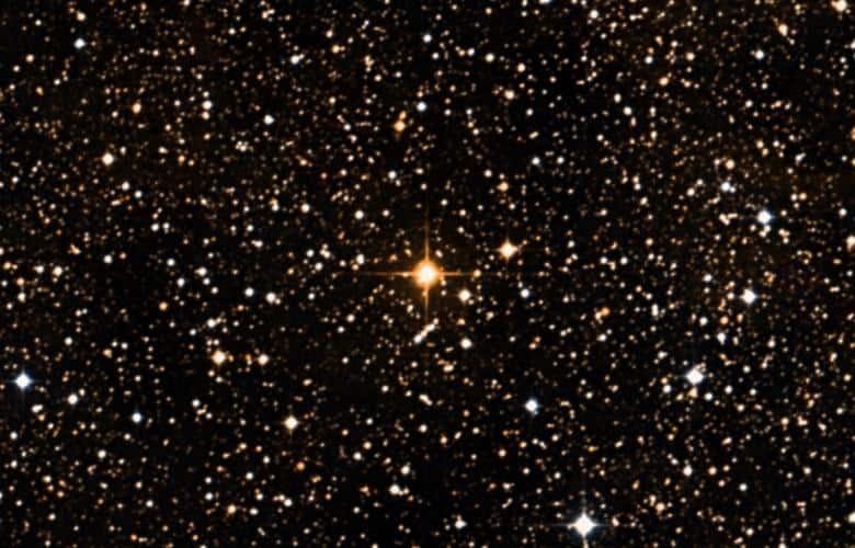 The luminous red supergiant star UY Scuti in a zoomed-in view